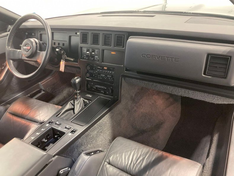 1985 Chevrolet Corvette 36
