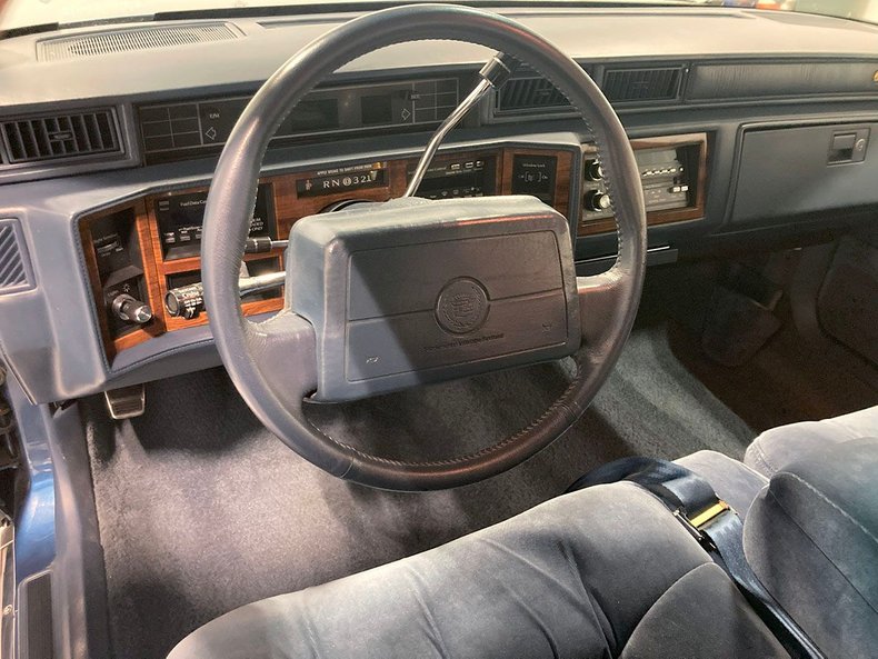 1992 Cadillac DeVille 44
