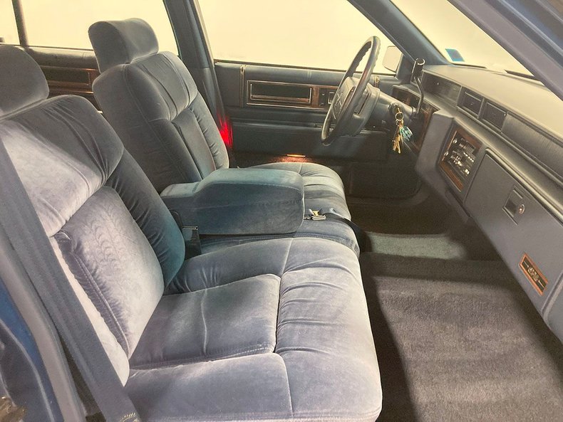 1992 Cadillac DeVille 56