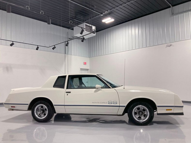 1984 Chevrolet Monte Carlo 9