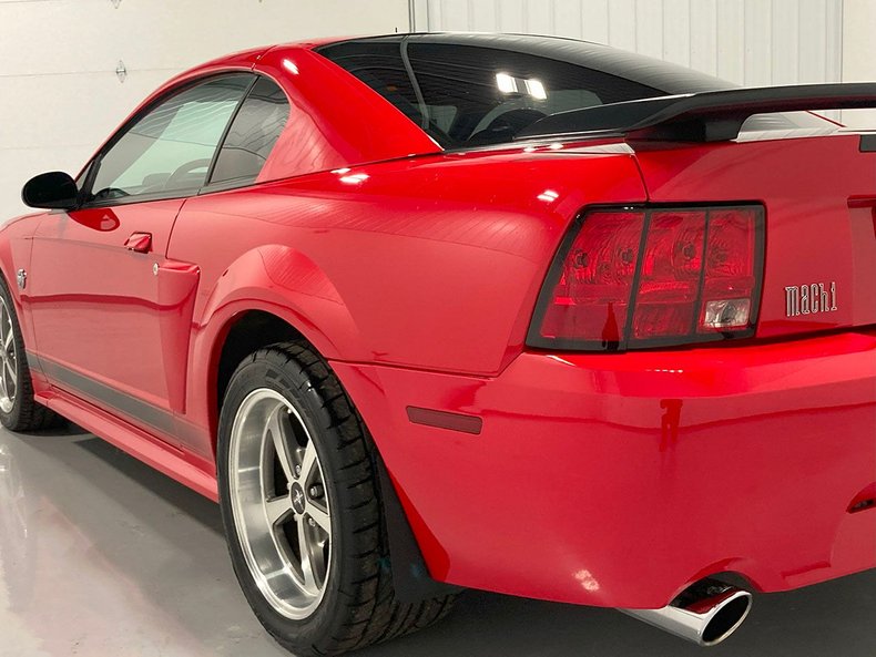 2004 Ford Mustang 24