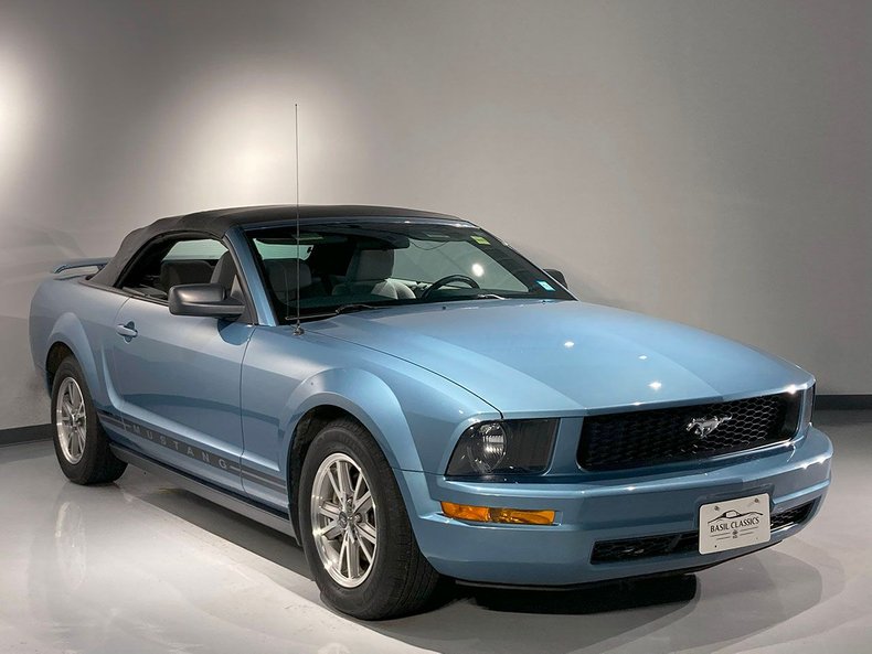 2005 Ford Mustang V6 9