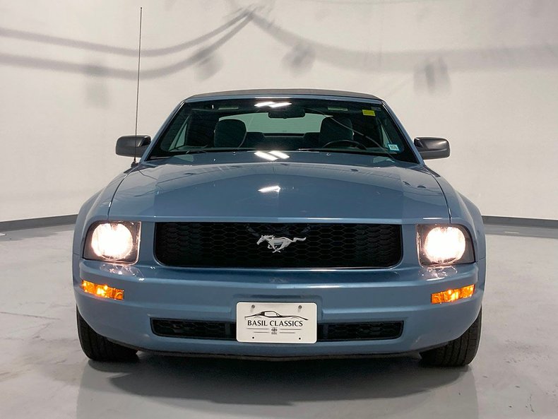 2005 Ford Mustang V6 19