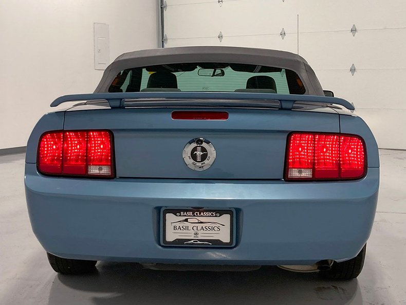 2005 Ford Mustang V6 20
