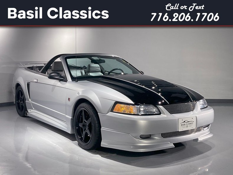 2000 Ford Mustang 1