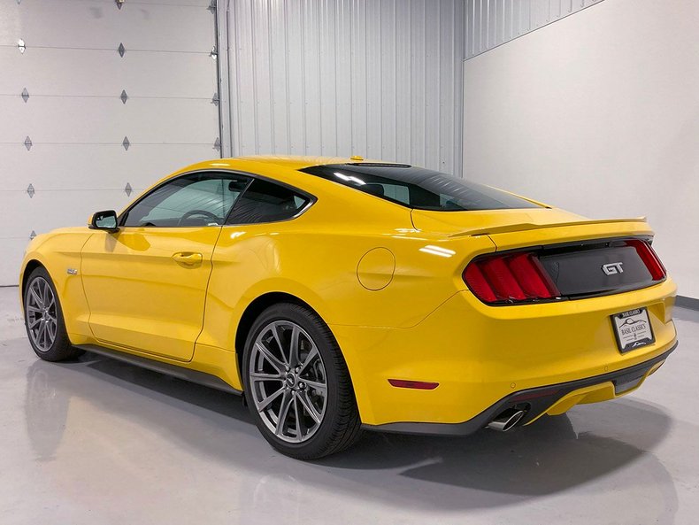 2015 Ford Mustang 13