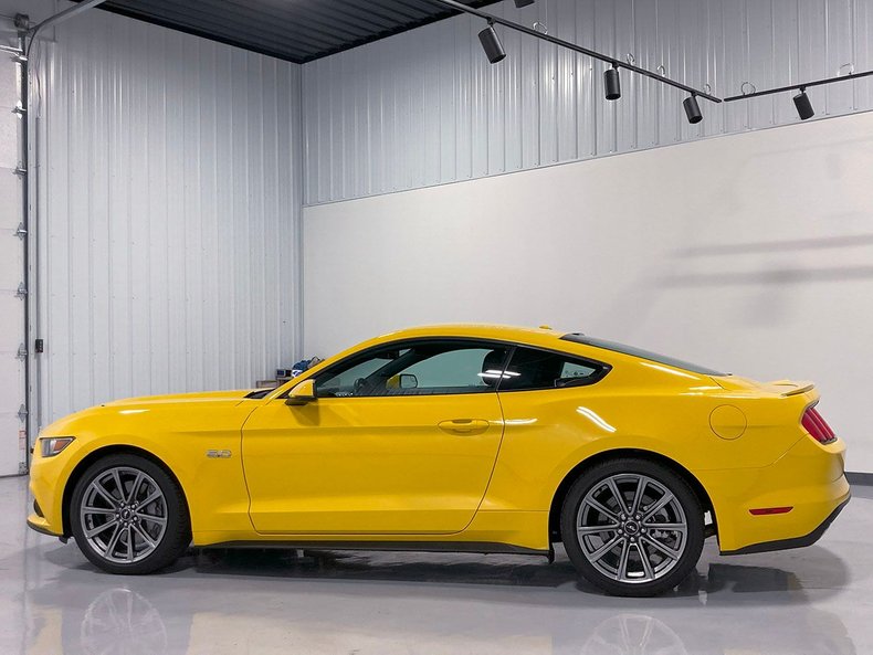 2015 Ford Mustang 14