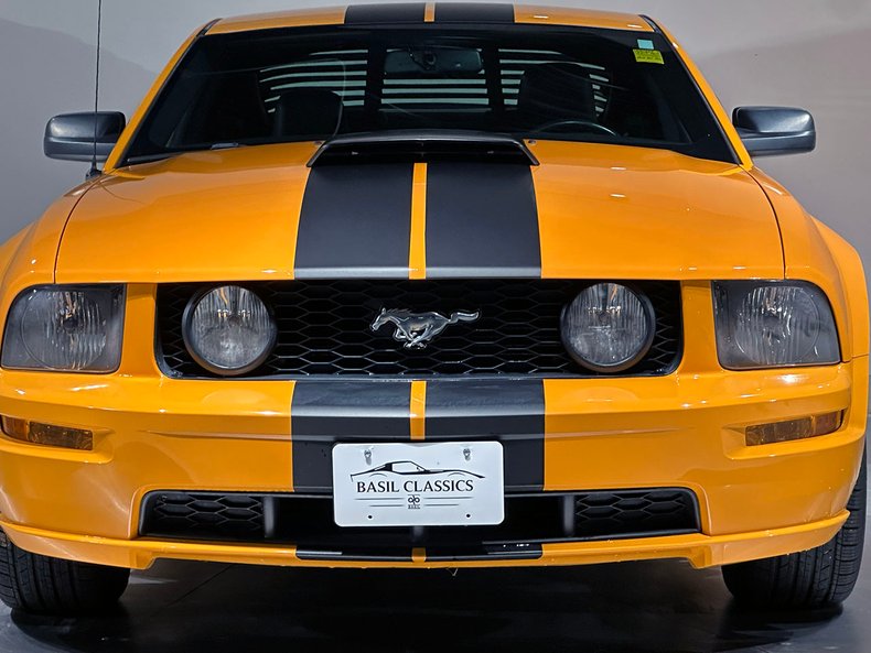 2007 Ford Mustang 38