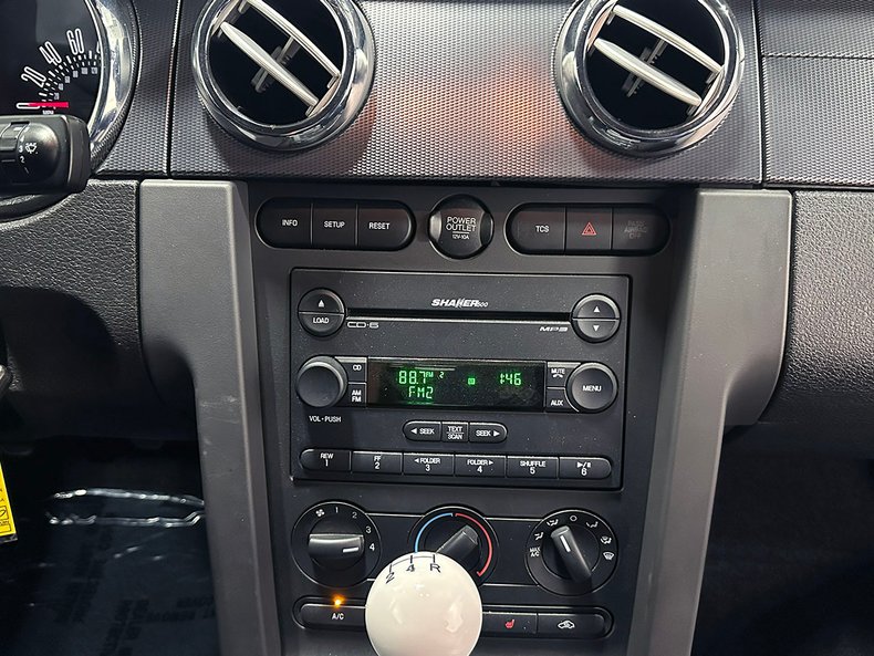 2007 Ford Mustang 97