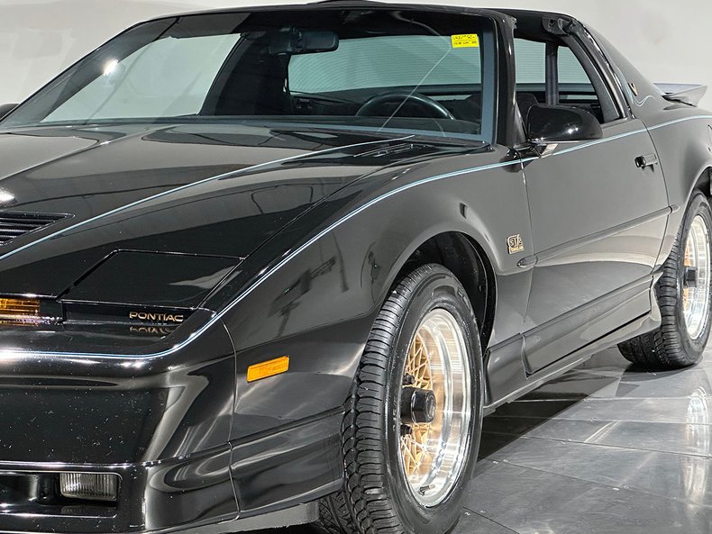 1989 Pontiac Firebird 31