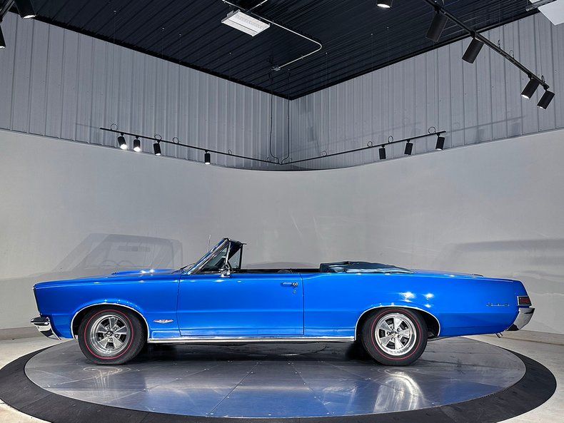 1965 Pontiac GTO 24