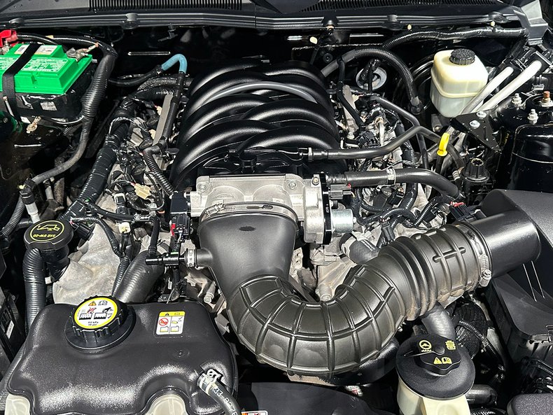 2005 Ford Mustang 46