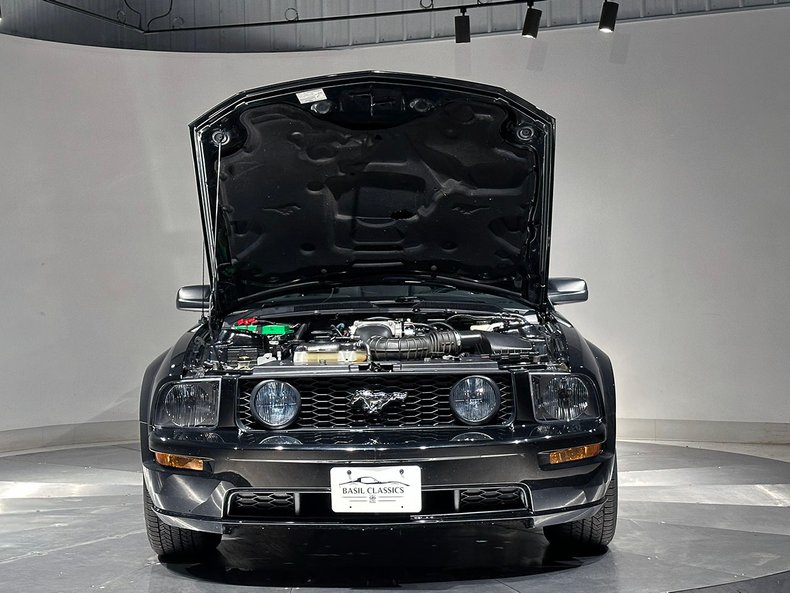 2005 Ford Mustang 54