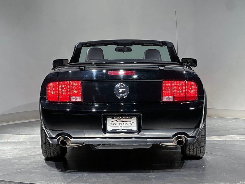 2005 Ford Mustang 78