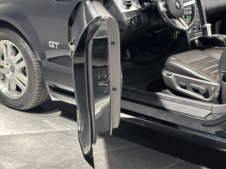 2005 Ford Mustang 92
