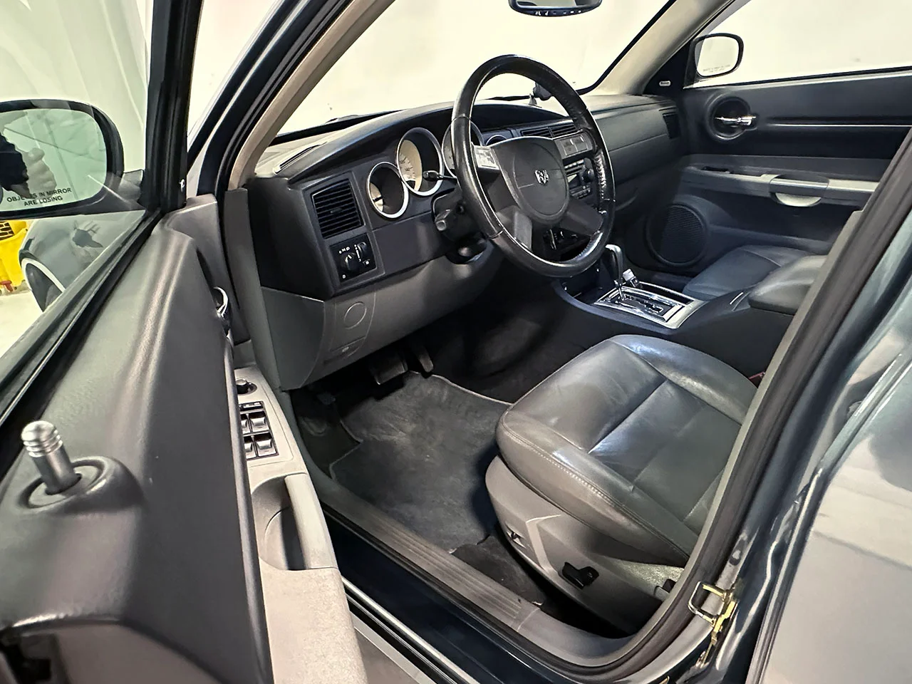 2005 Dodge Magnum R/T - Photo 43