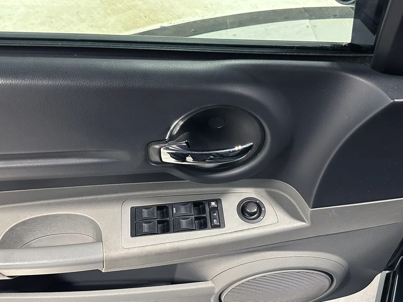2005 Dodge Magnum R/T - Photo 48