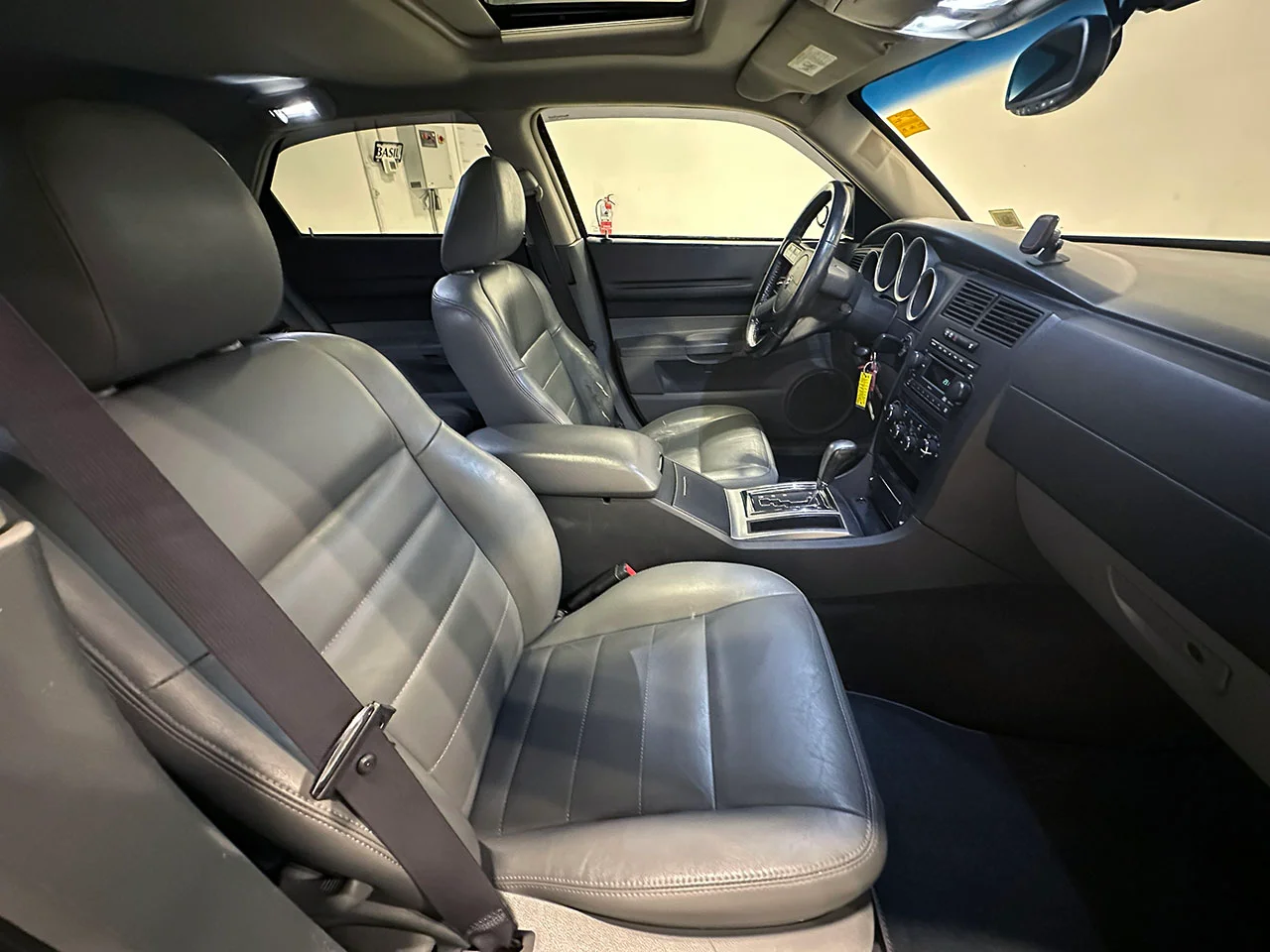 2005 Dodge Magnum R/T - Photo 70