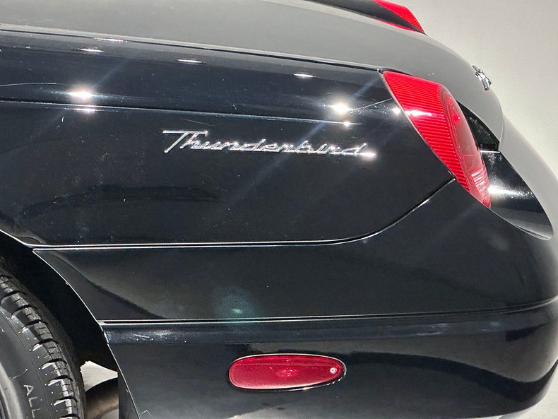 2002 Ford Thunderbird 9