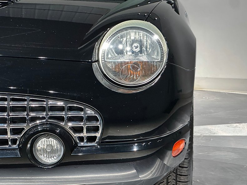 2002 Ford Thunderbird 15