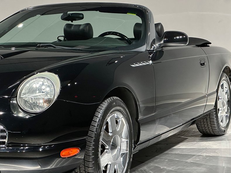 2002 Ford Thunderbird 12