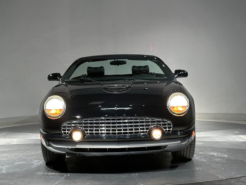 2002 Ford Thunderbird 17