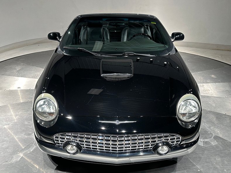 2002 Ford Thunderbird 26