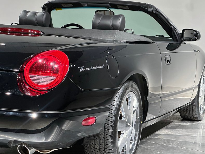 2002 Ford Thunderbird 27