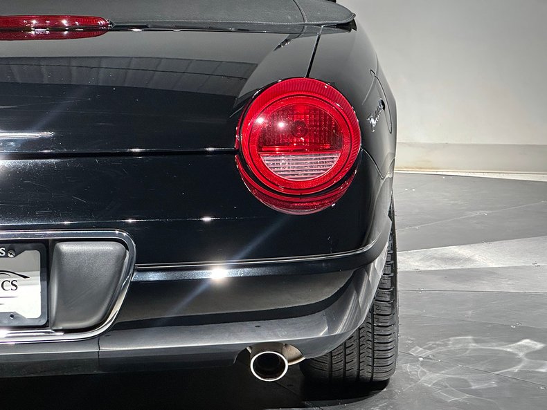 2002 Ford Thunderbird 30