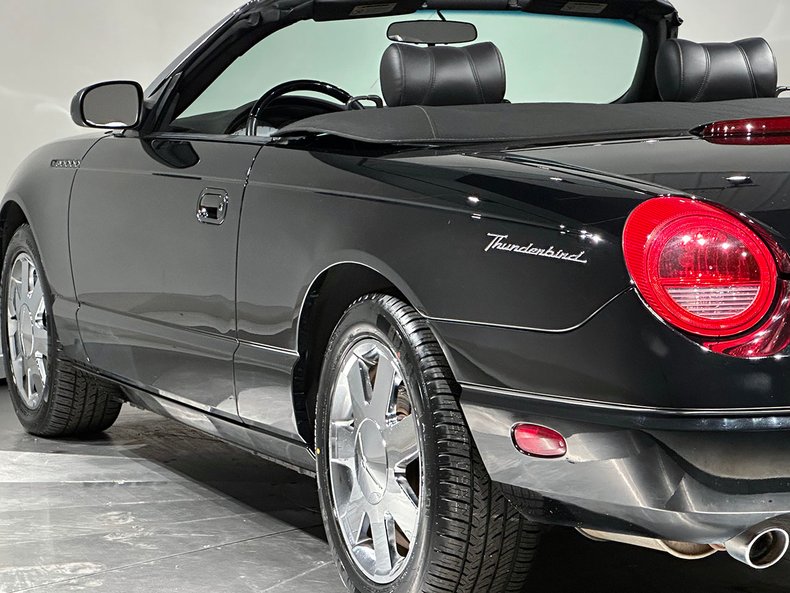 2002 Ford Thunderbird 29