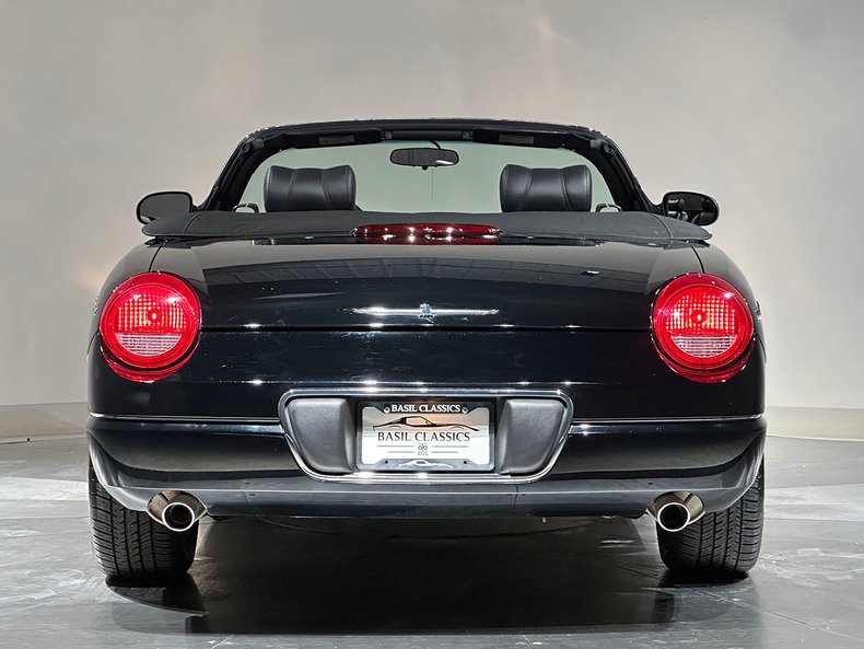 2002 Ford Thunderbird 32