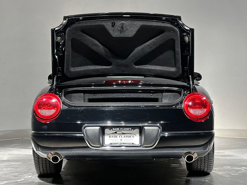 2002 Ford Thunderbird 37