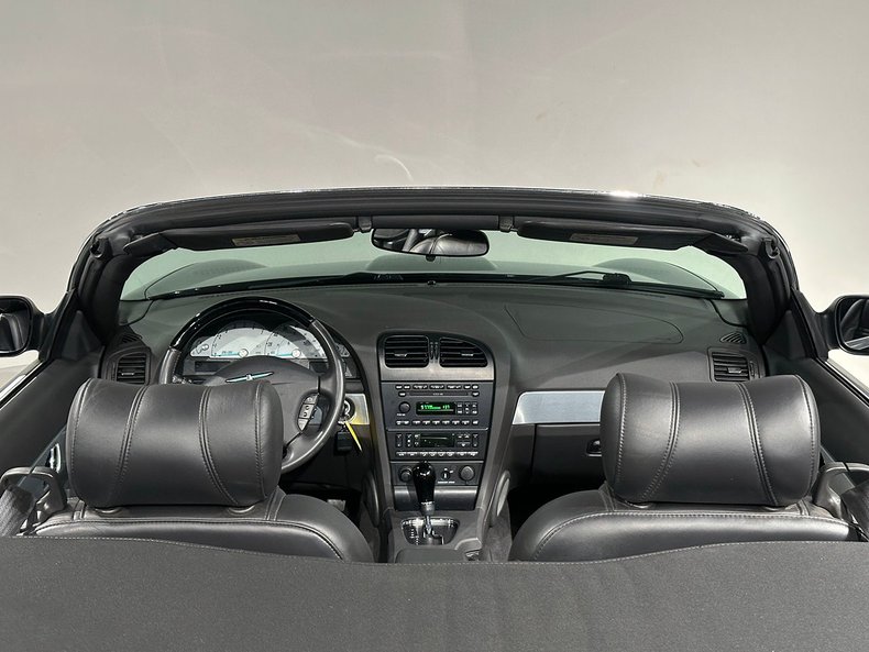 2002 Ford Thunderbird 39