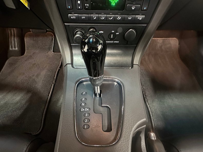 2002 Ford Thunderbird 68