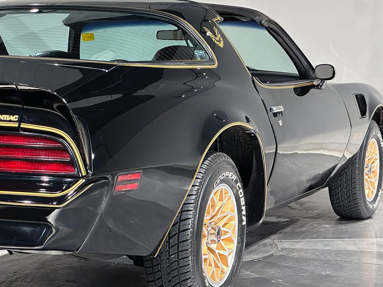 1977 Pontiac Firebird 35