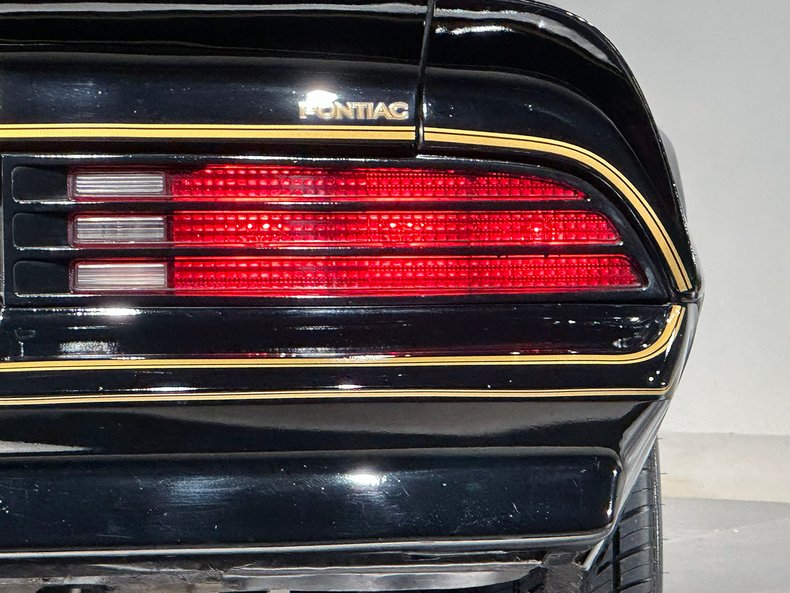 1977 Pontiac Firebird 39
