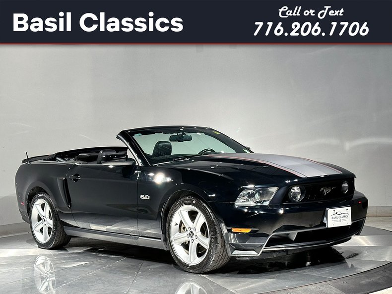2012 Ford Mustang 1
