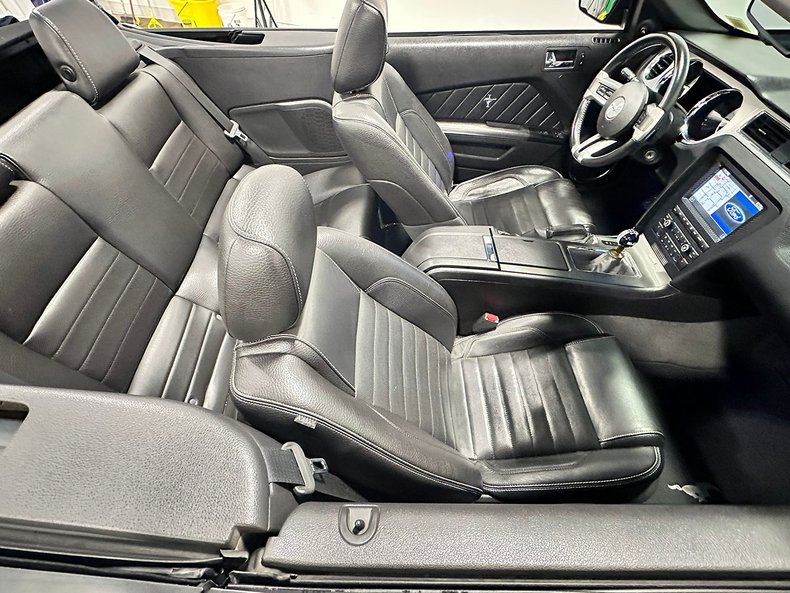 2012 Ford Mustang 41