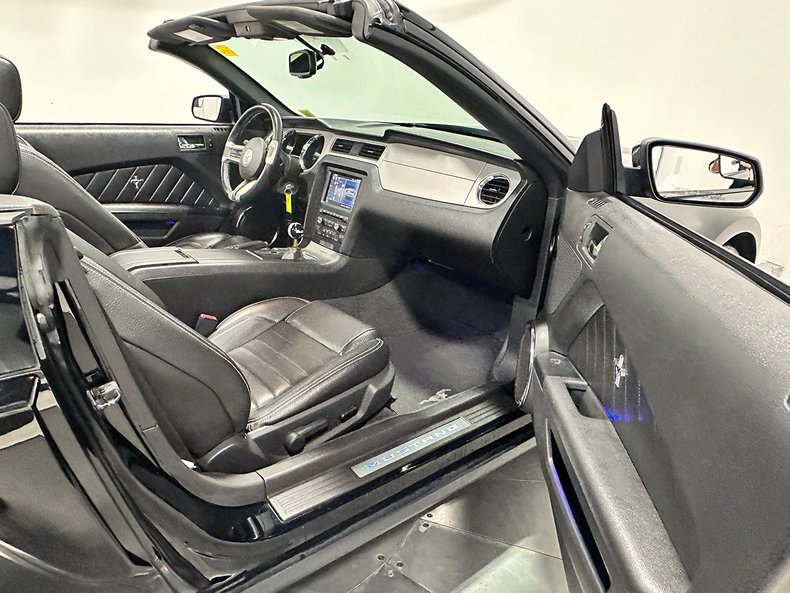 2012 Ford Mustang 42