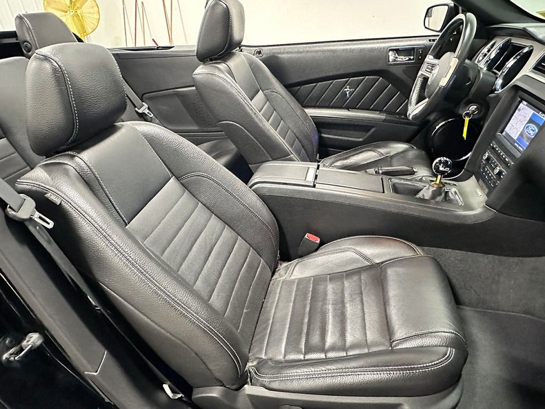 2012 Ford Mustang 47