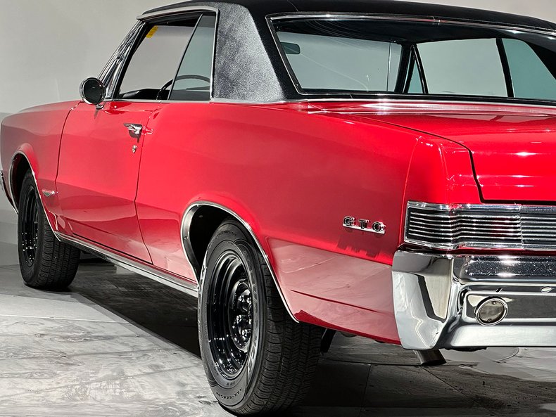 1965 Pontiac GTO 38