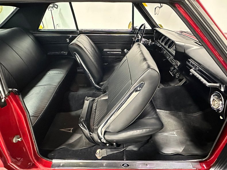 1965 Pontiac GTO 54