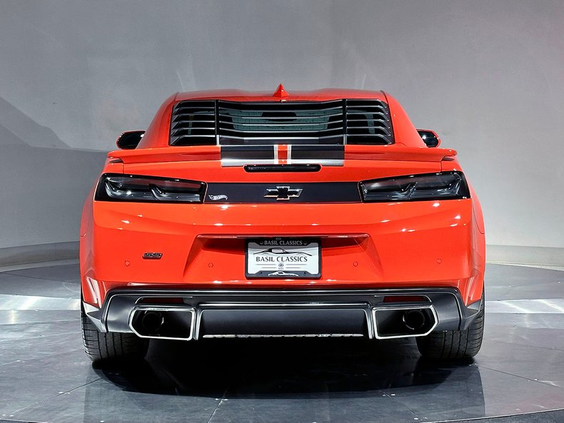 2018 Chevrolet Camaro 8