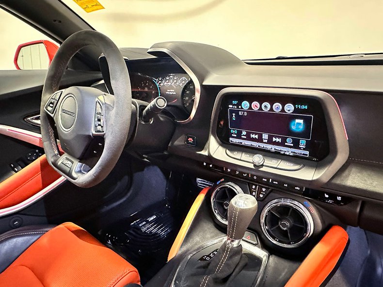 2018 Chevrolet Camaro 61