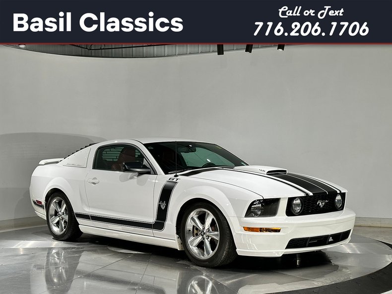 2009 Ford Mustang 1