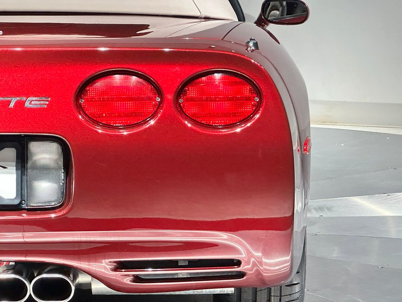 2003 Chevrolet Corvette 11