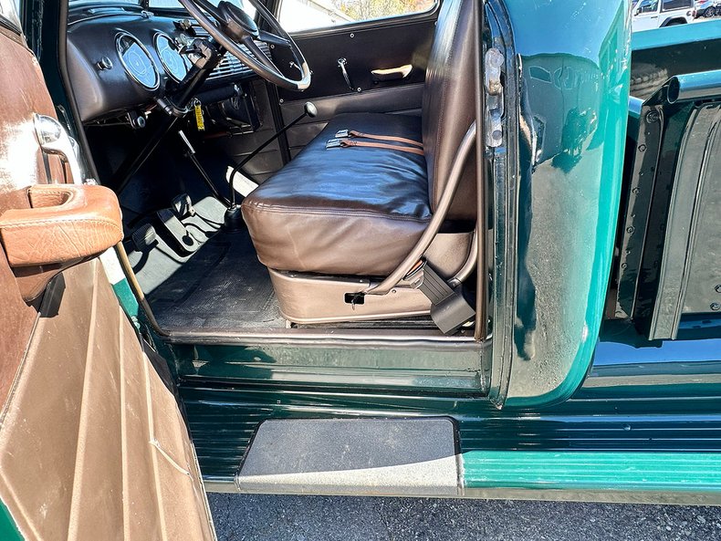 1949 Chevrolet 3800 39