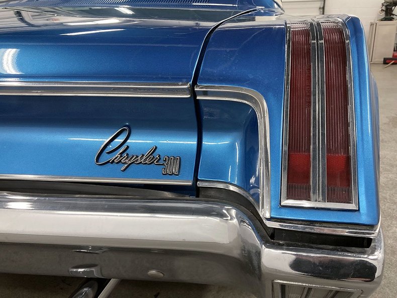 1967 Chrysler 300 17