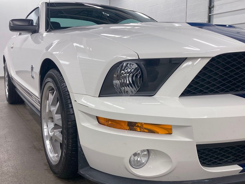 2007 Ford Mustang 16
