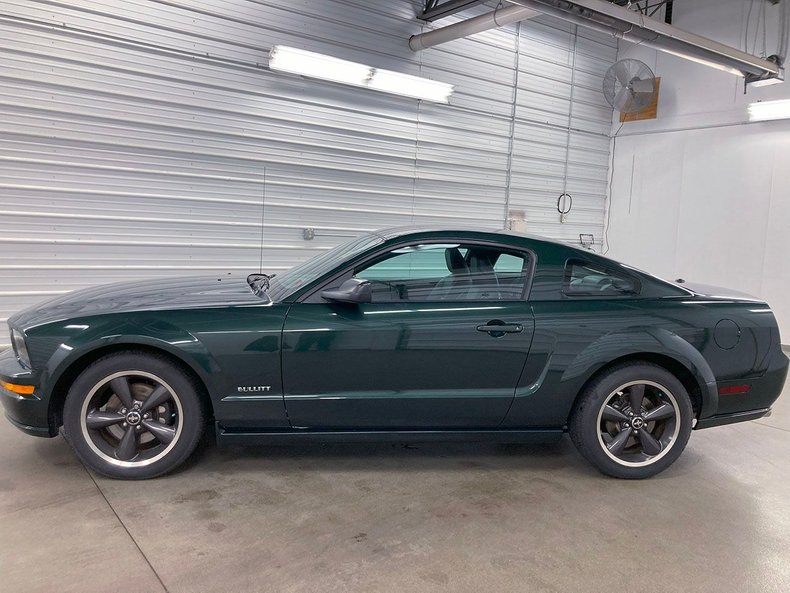 2009 Ford Mustang 2